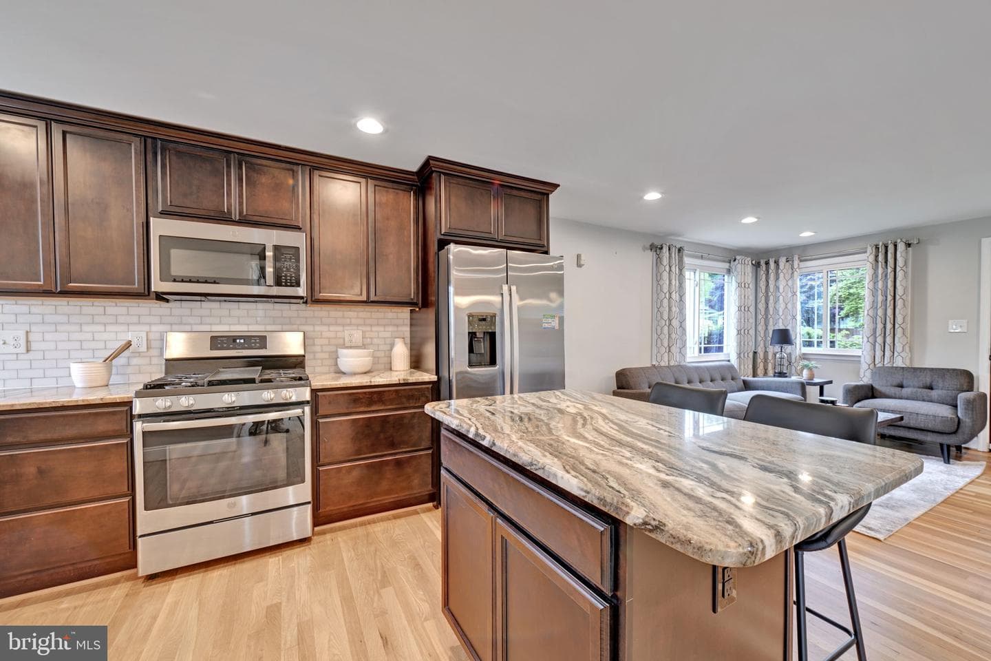 801 Judy Ln photo 2