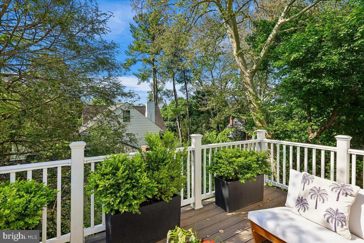 7810 Chelsea Street photo 34