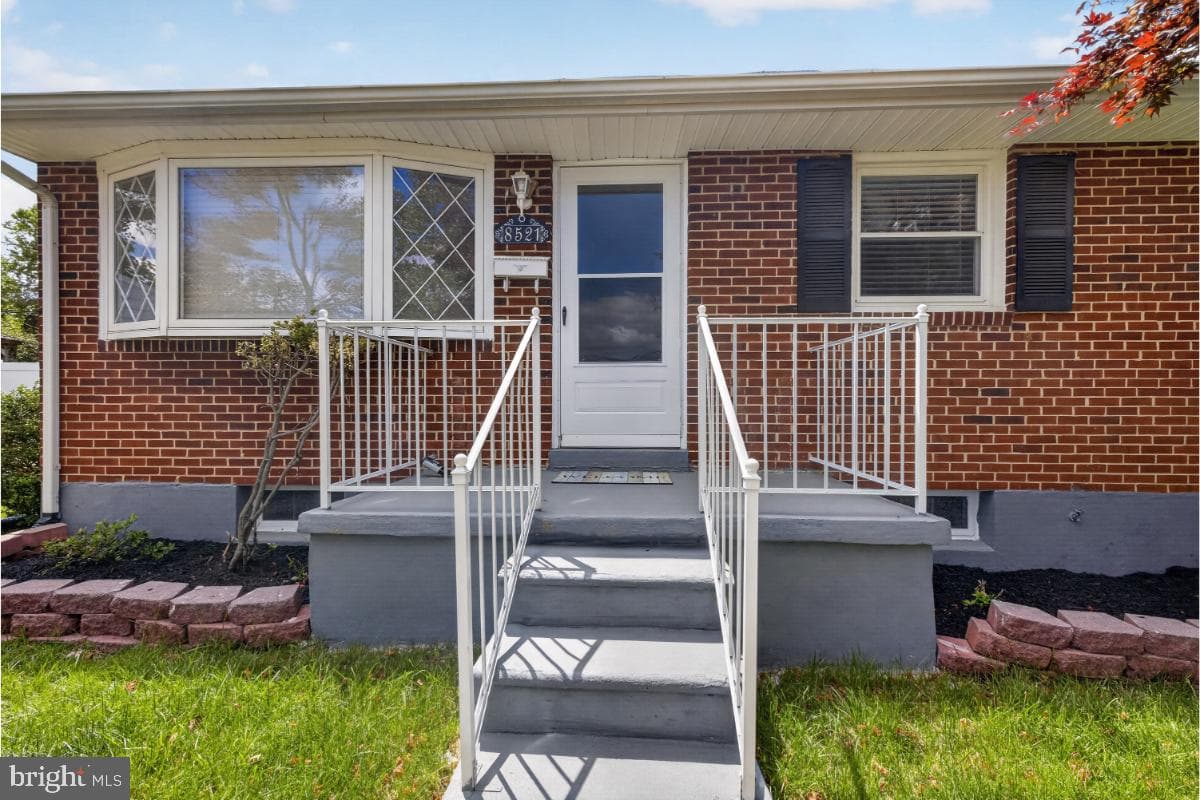 8521 Fieldway Drive photo 2