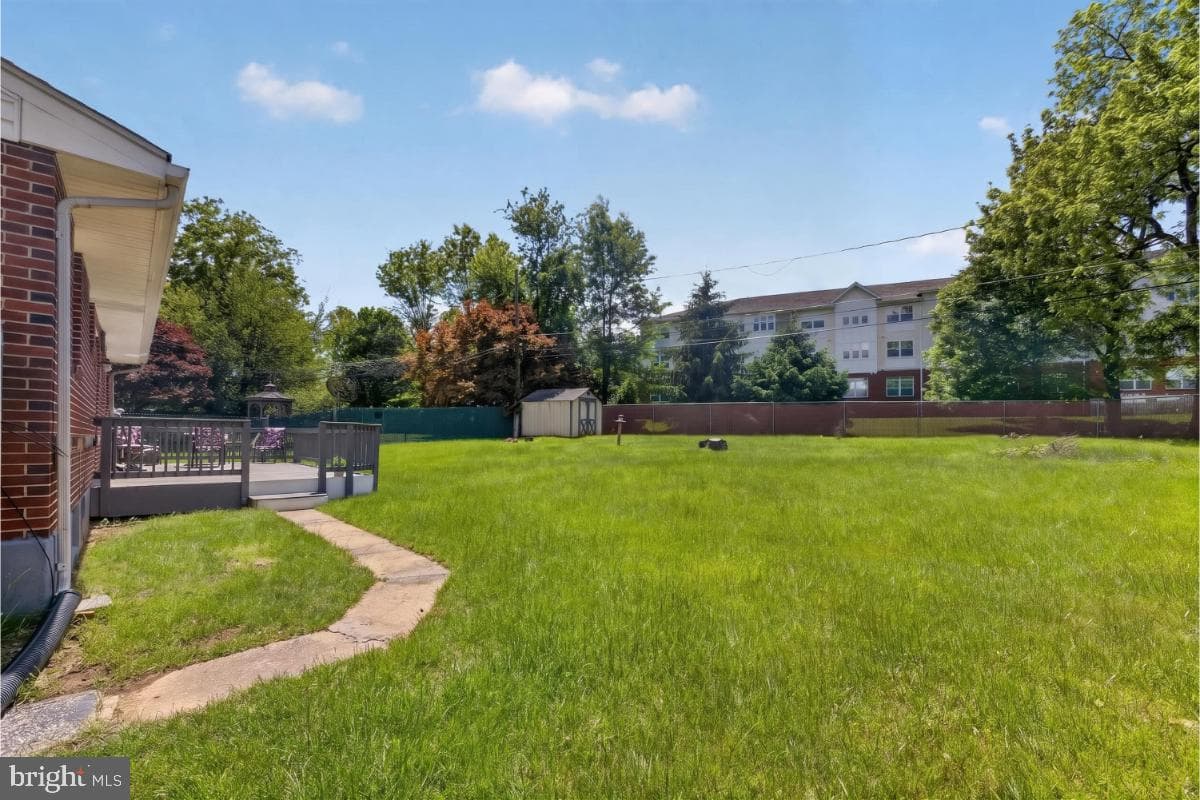 8521 Fieldway Drive photo 32