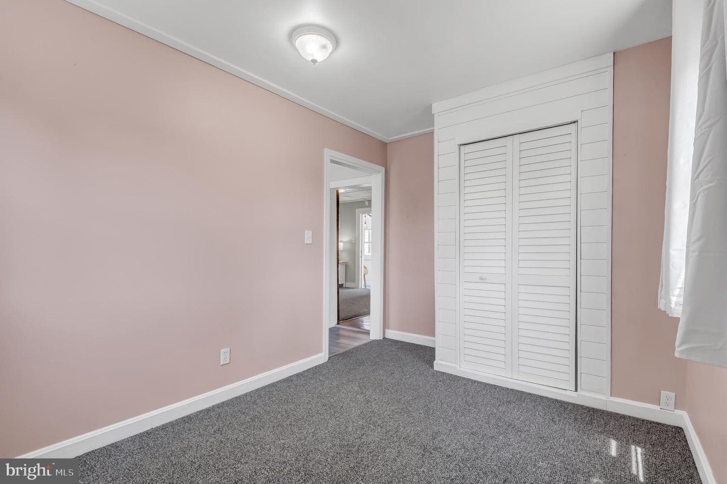 2412 Jarsey Avenue photo 23