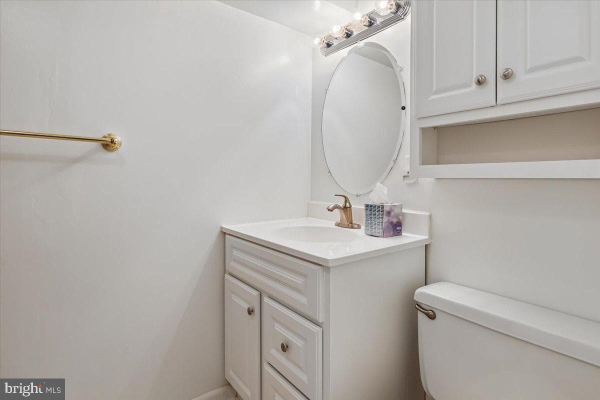 124 W Chestnut Hill Lane photo 33