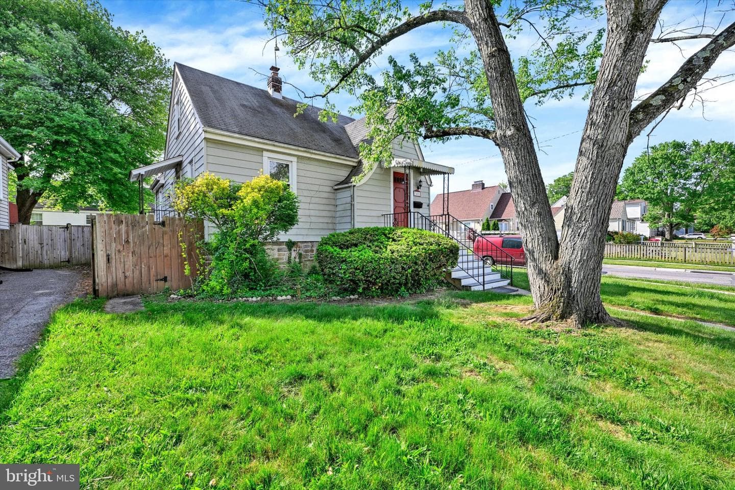 7401 Park Drive photo 3