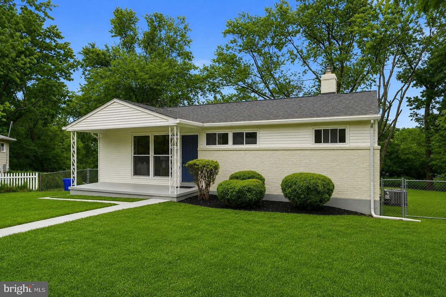 2505 Lakewood Court photo 2