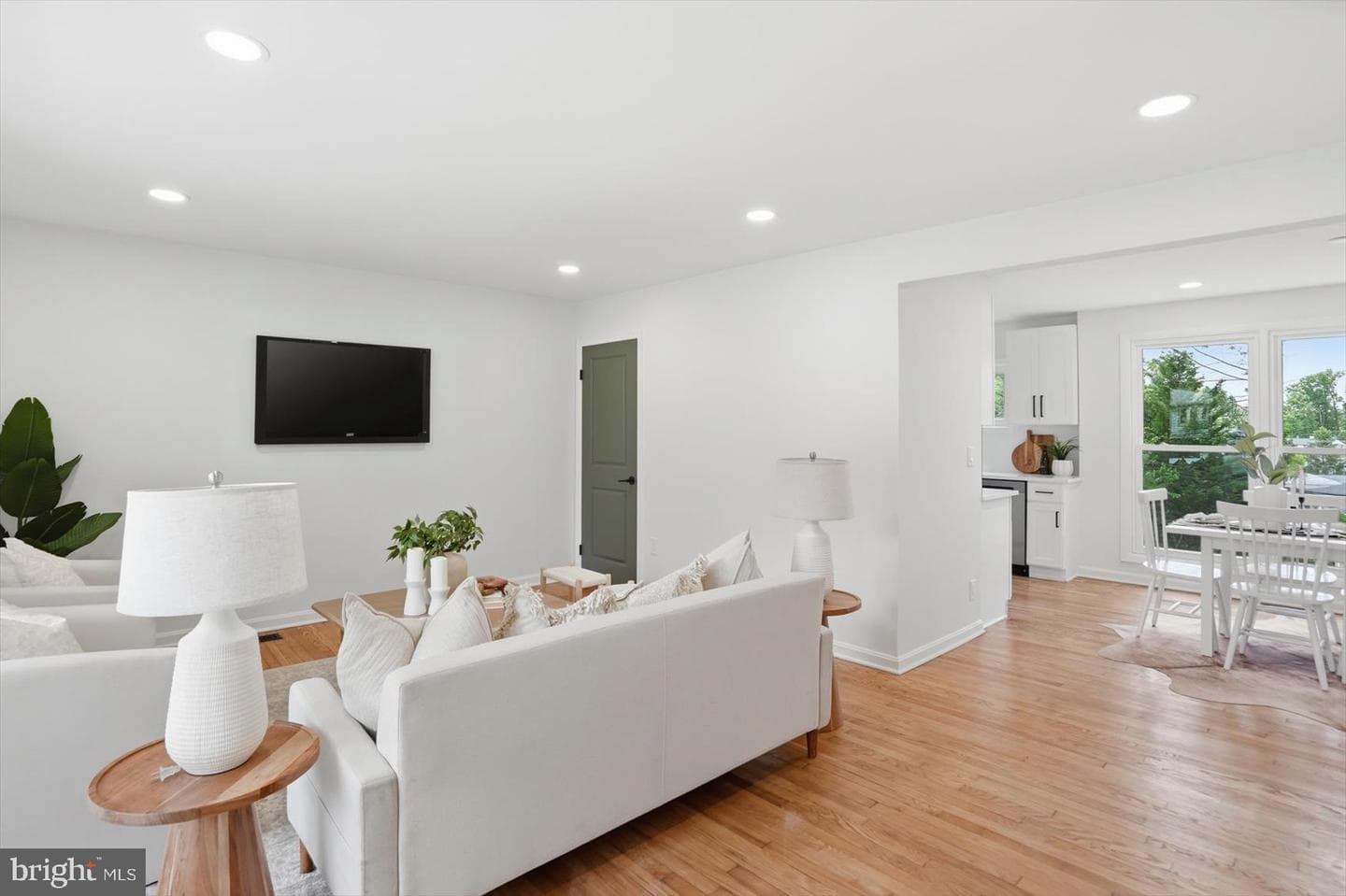 2505 Lakewood Court photo 4
