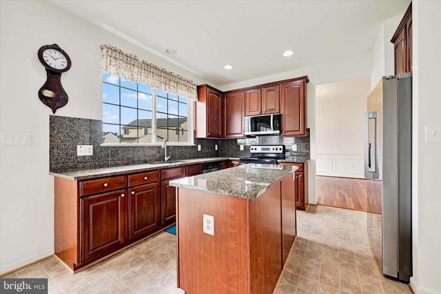 5106 Braeburn Way photo 9