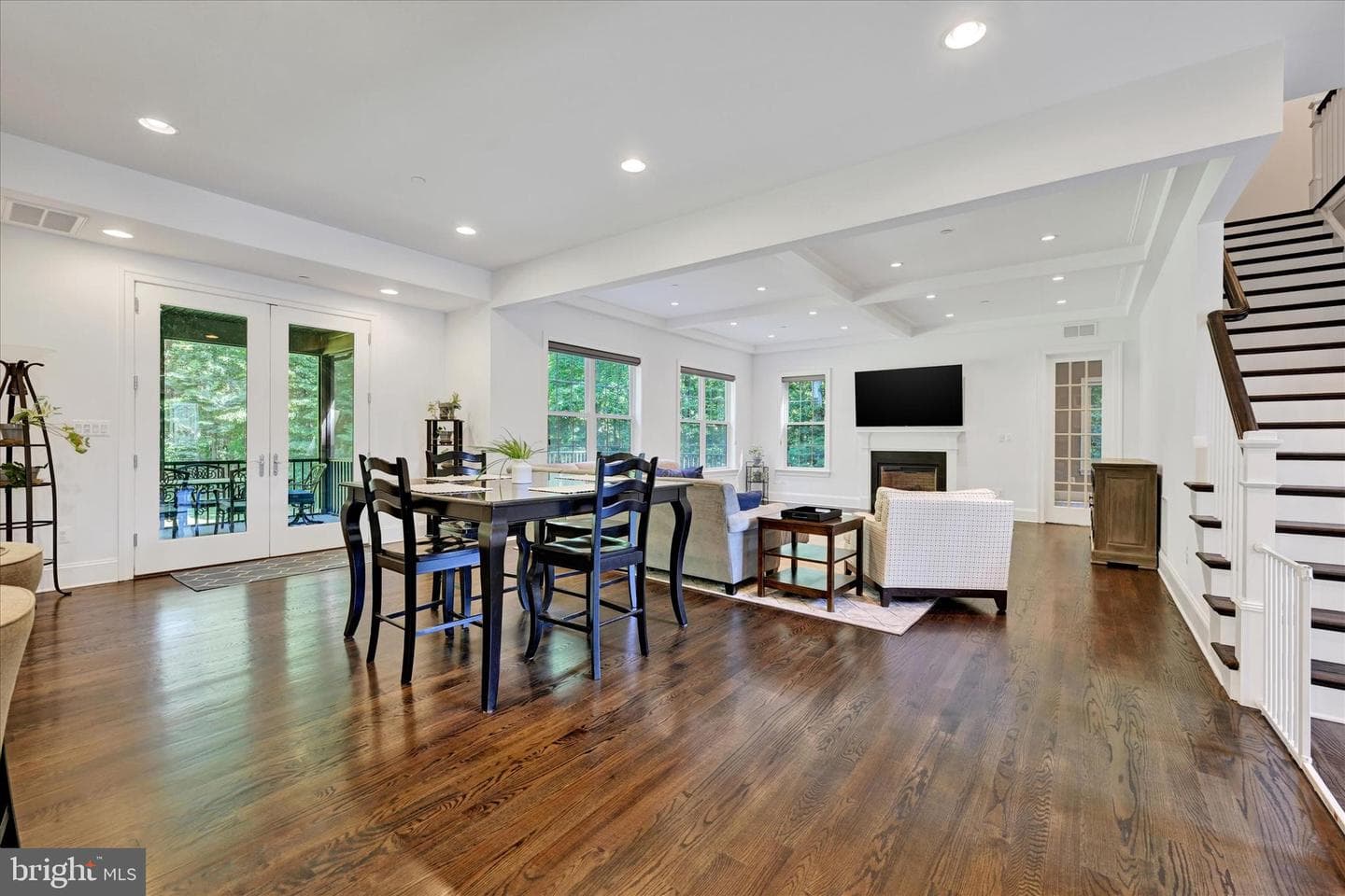 11702 Huntsworth Lane photo 23