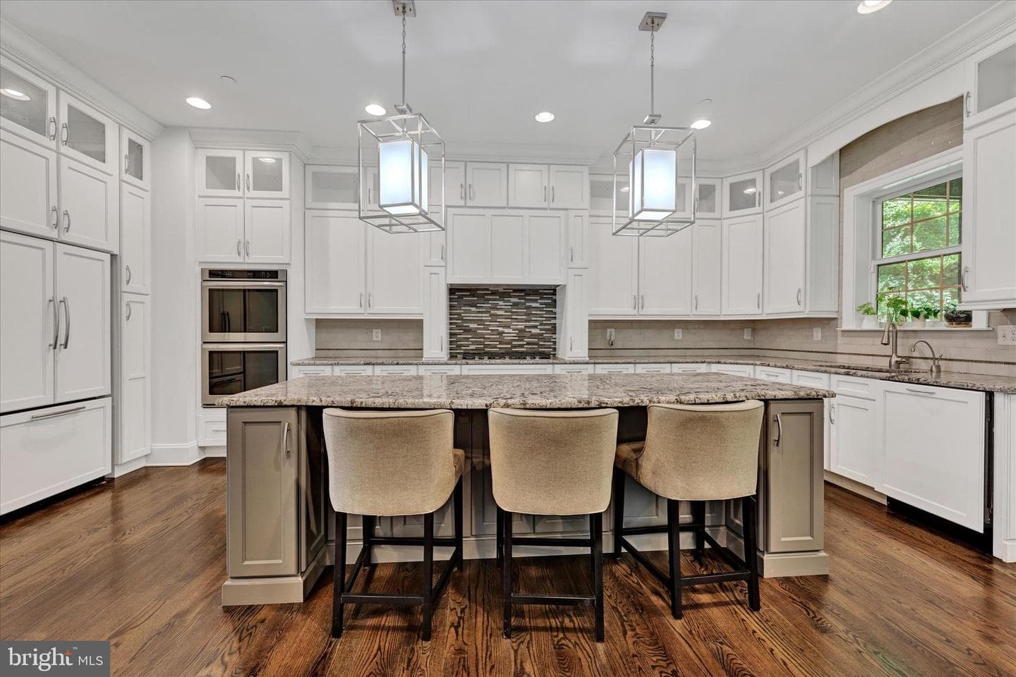 11702 Huntsworth Lane photo 29