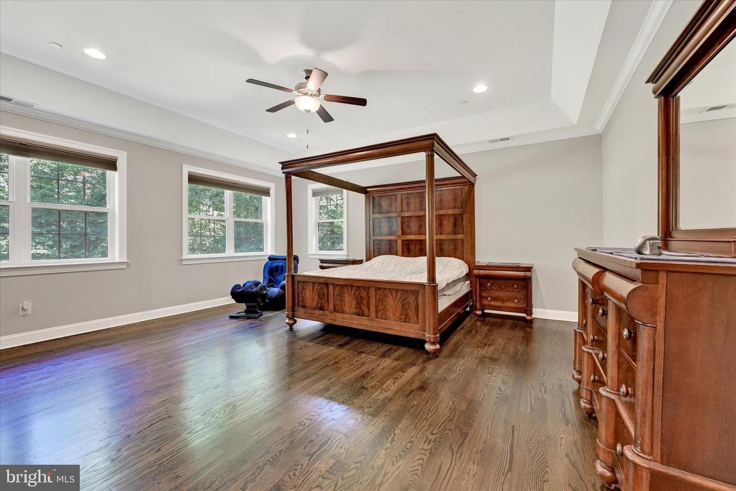 11702 Huntsworth Lane photo 34