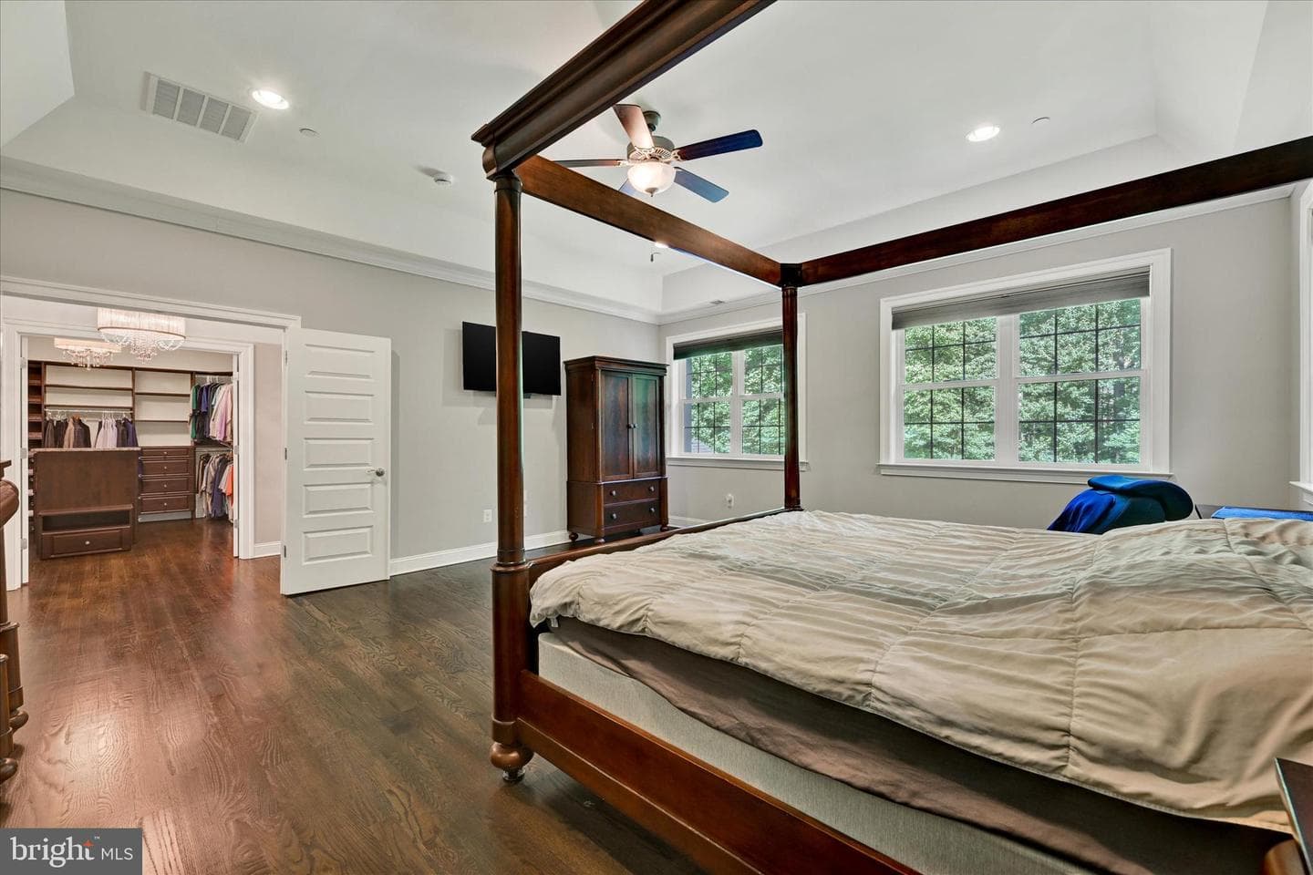 11702 Huntsworth Lane photo 35