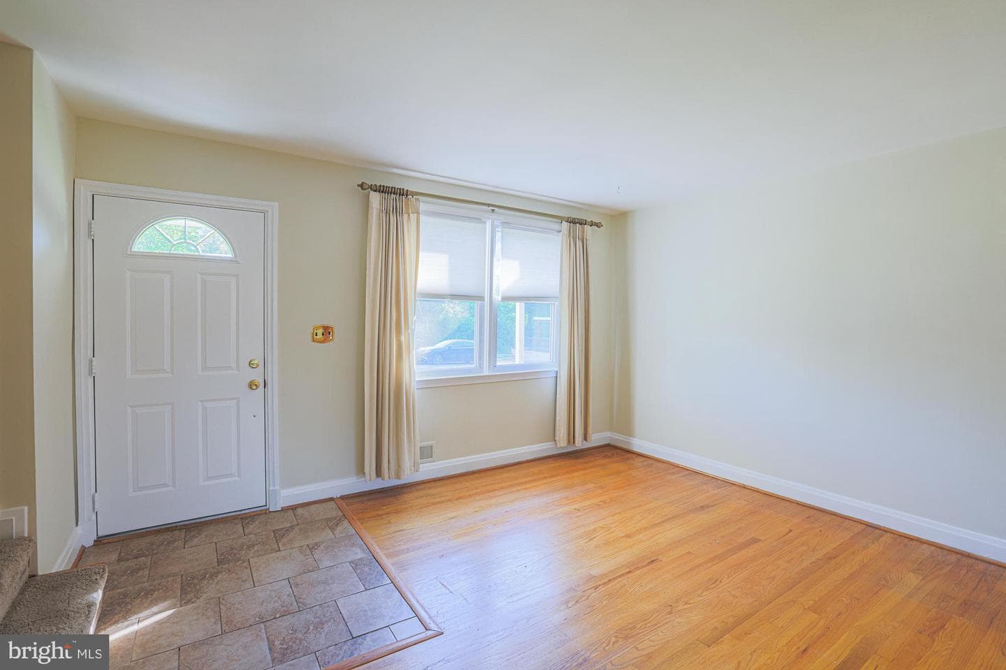 1765 White Oak Avenue photo 4