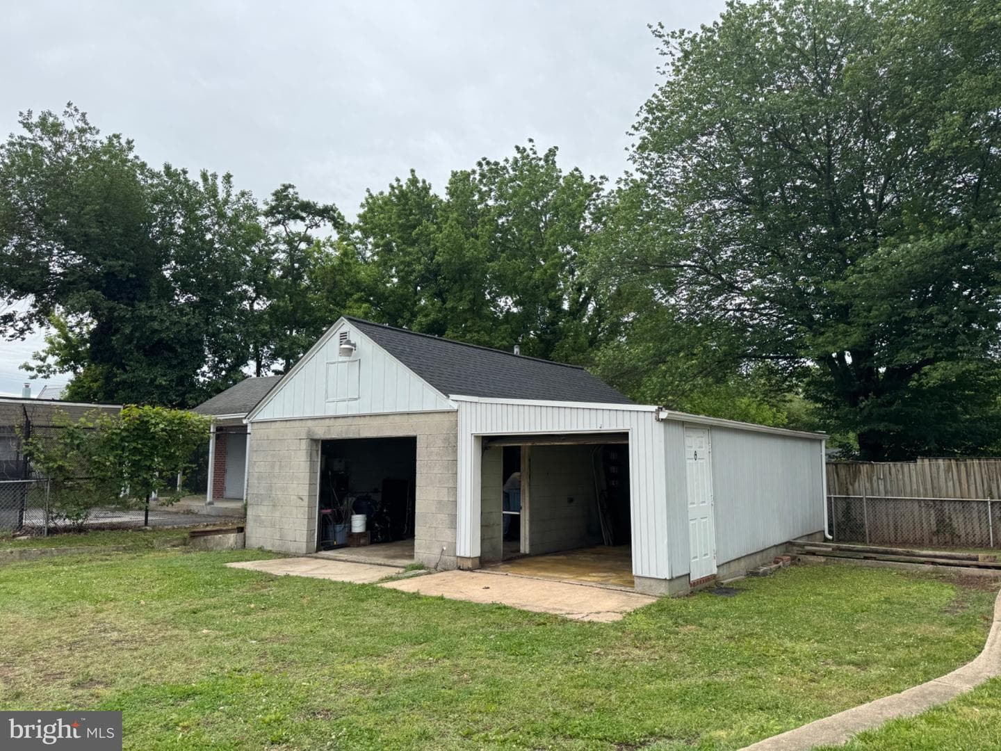 835 Martin Road photo 25