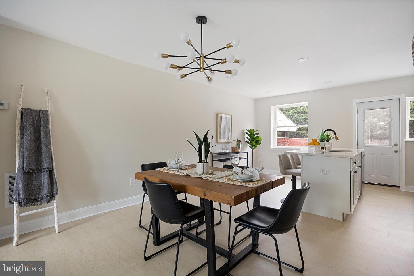 8048 Kavanagh Road photo 10