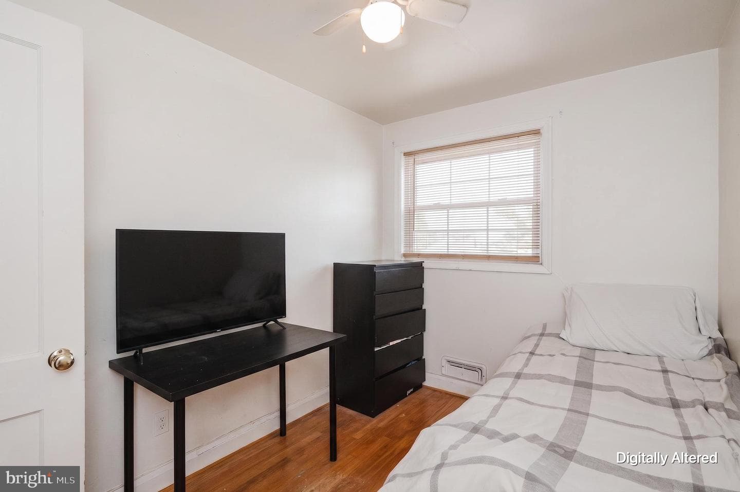 1363 Halstead Road photo 17
