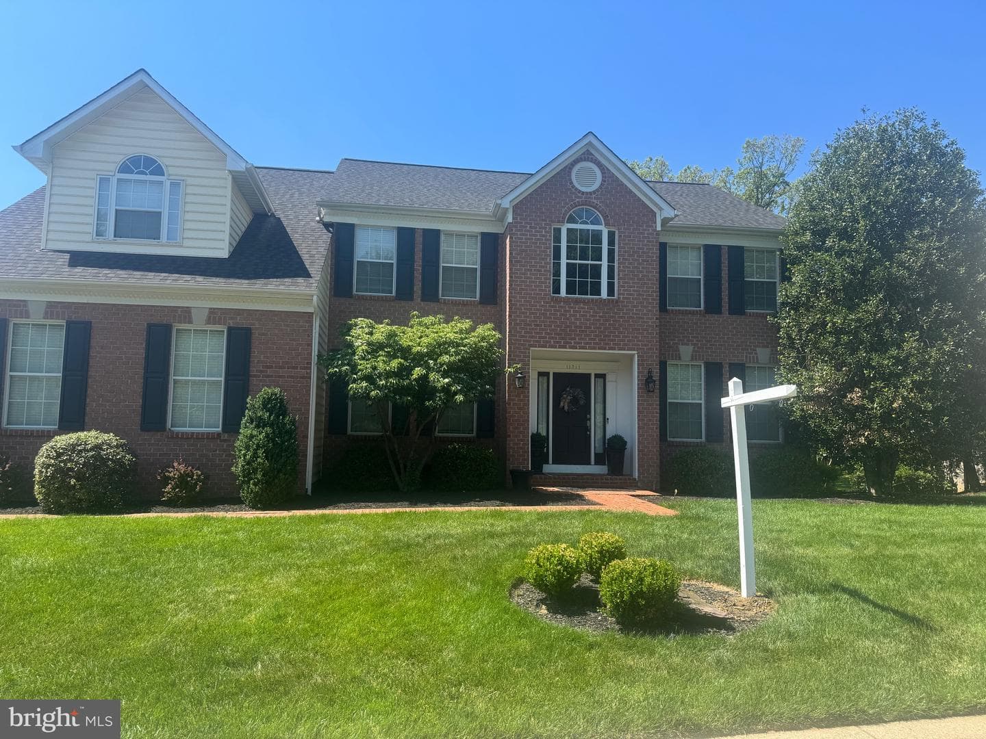 11711 Hunters Run Drive photo 2