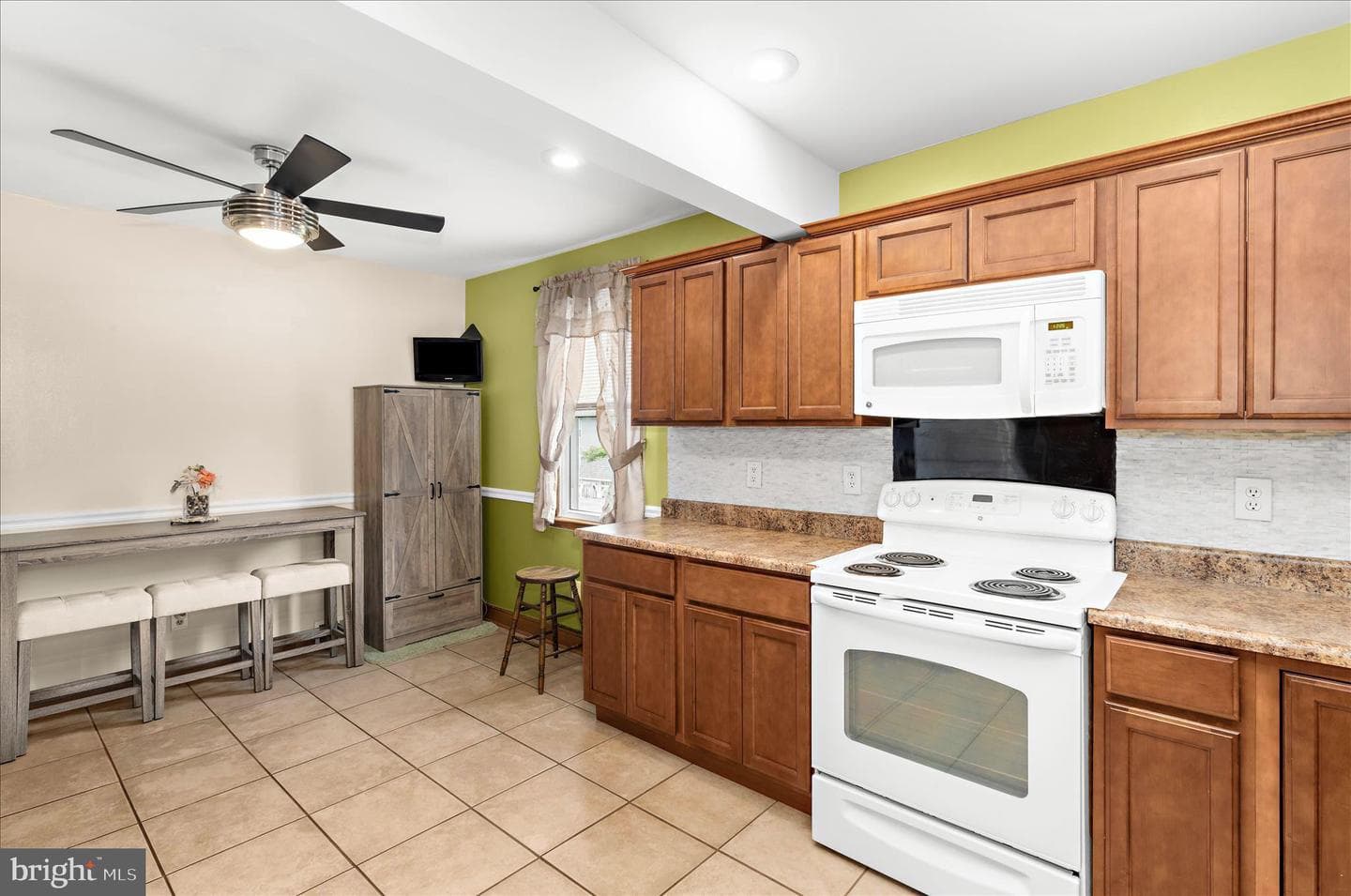 1700 Todd Ave photo 7
