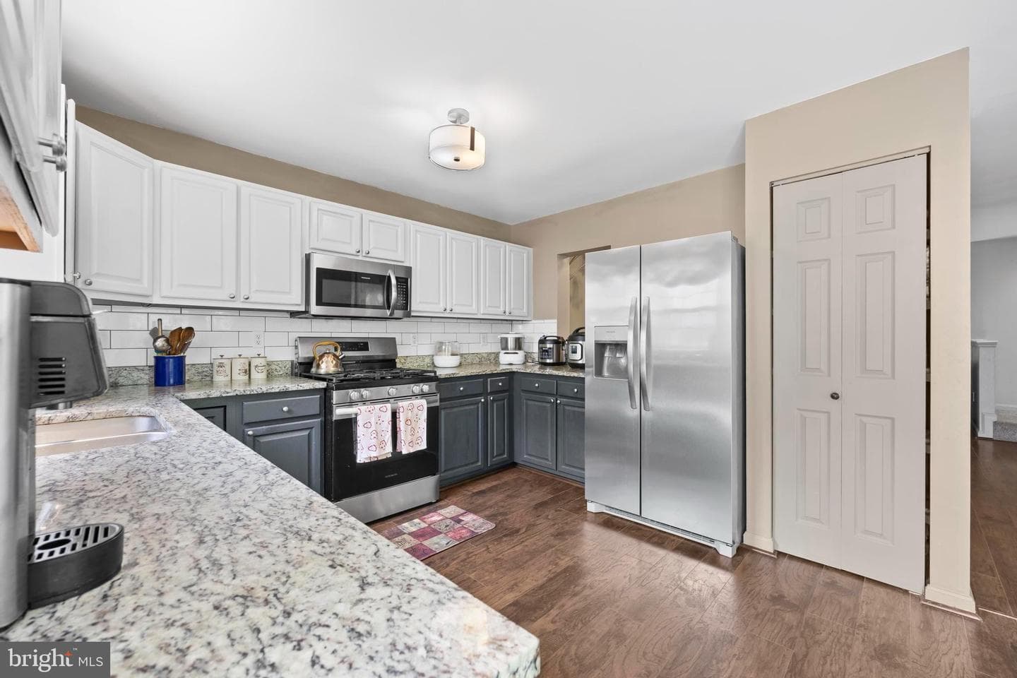9847 Bon Haven Lane photo 3