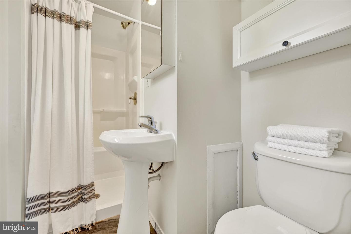 2104 Triandos Drive photo 13