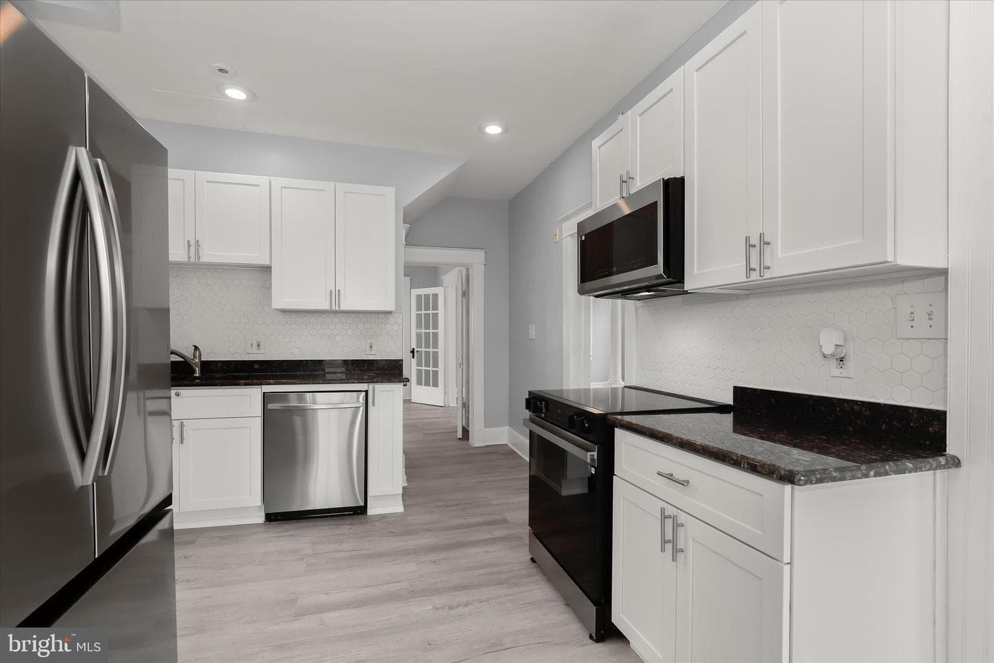 1337 Poplar Avenue photo 4