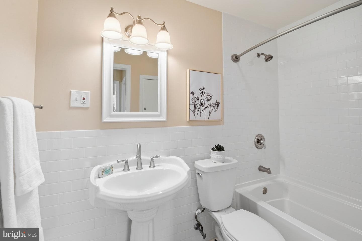 214 Chantrey Road photo 38