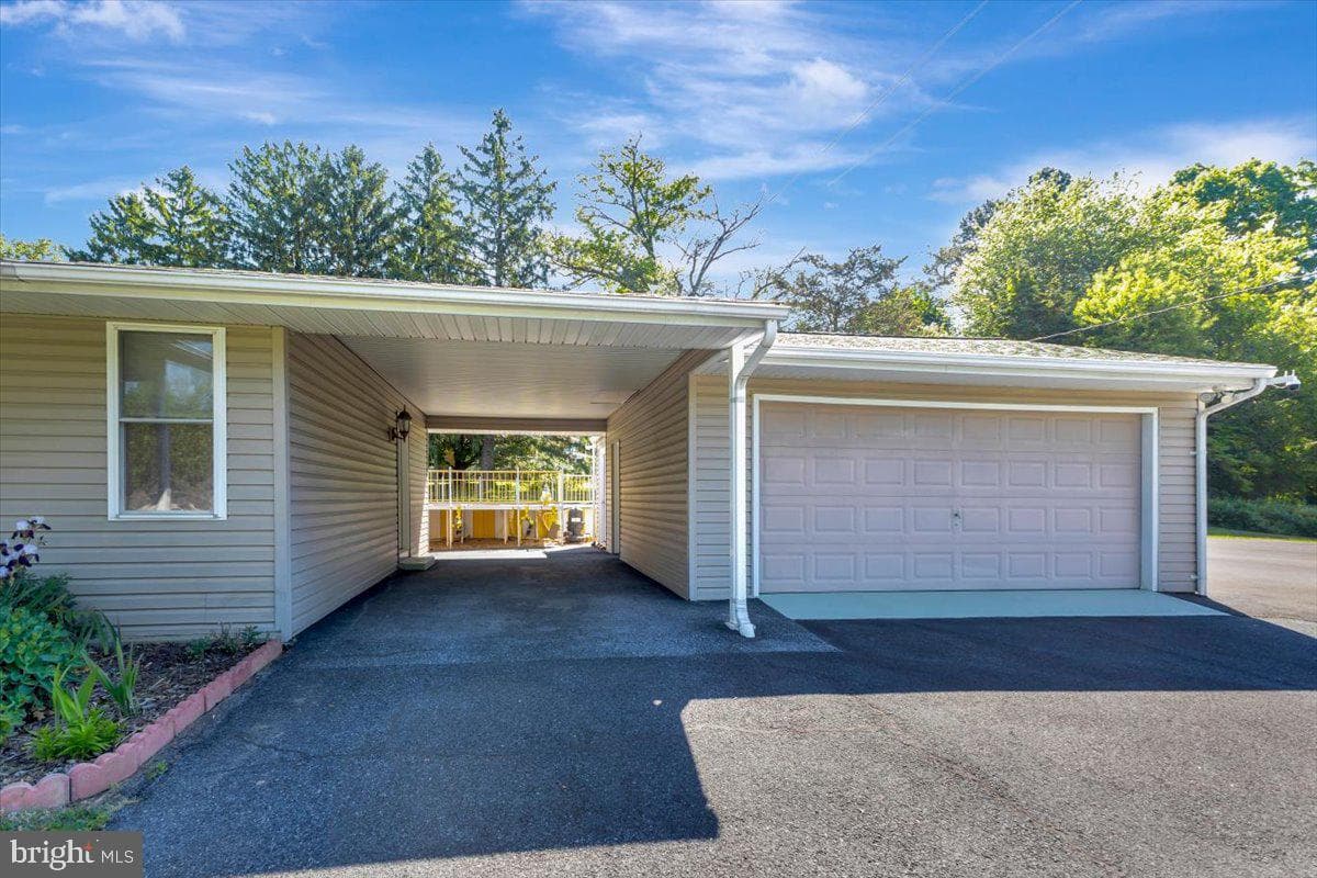 101 Sunnyking Drive photo 24
