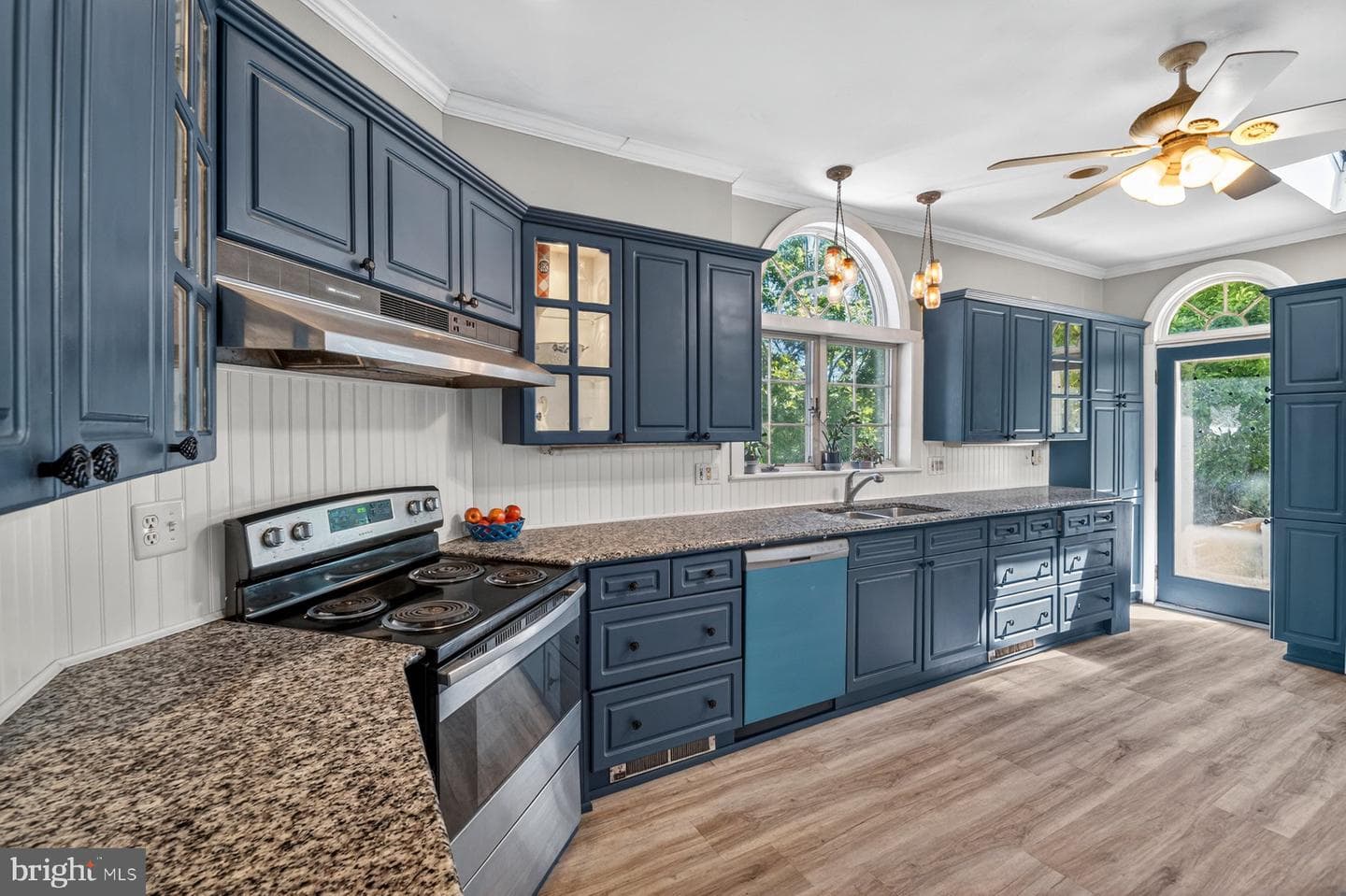 121 Forest Avenue photo 15
