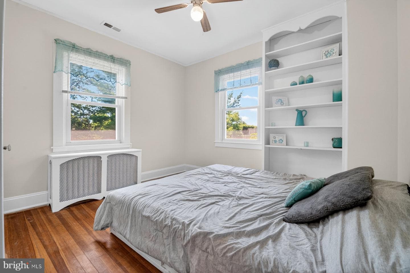 121 Forest Avenue photo 27