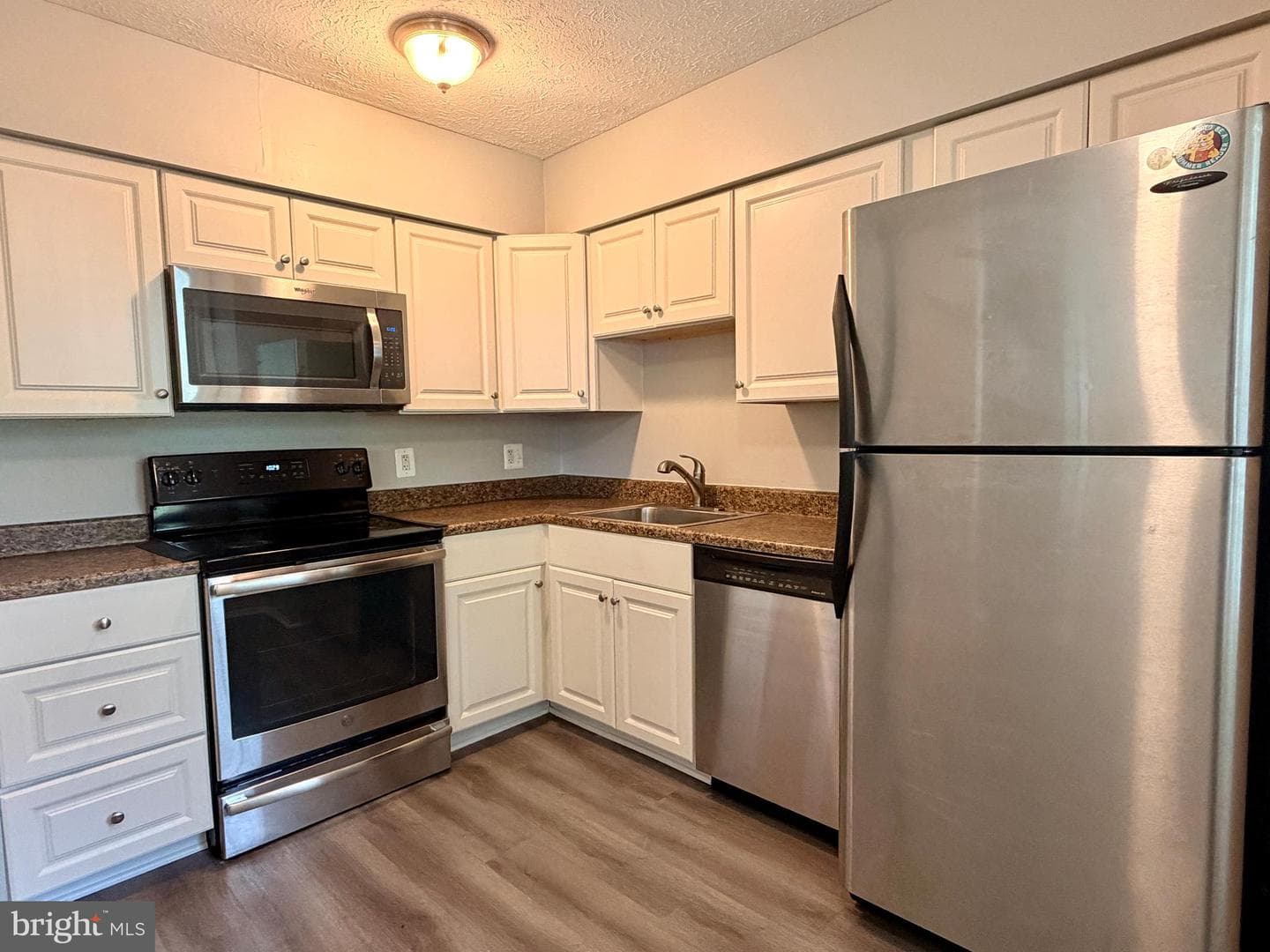 807 Joshua Tree Court photo 16