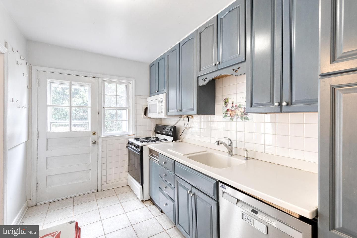 934 Radcliffe Road photo 12