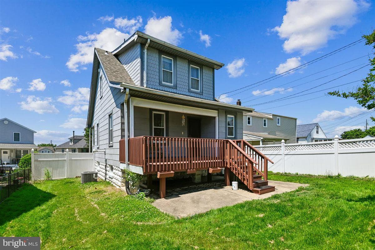 1817 Maxwell Ave photo 12