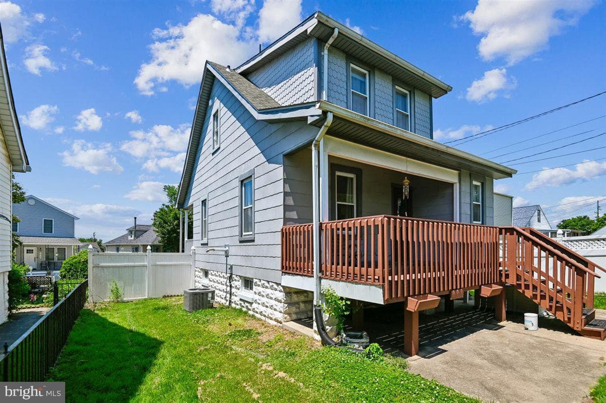 1817 Maxwell Ave photo 14