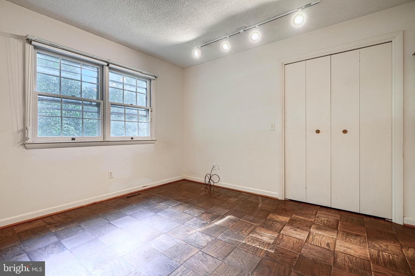 2 Kenmont Court photo 62