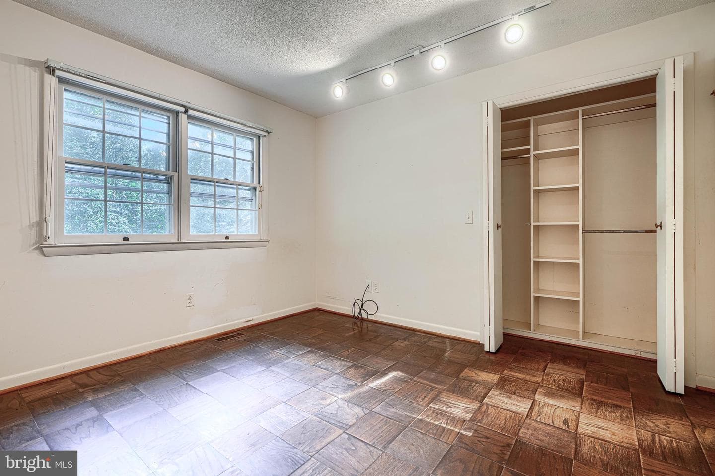 2 Kenmont Court photo 63