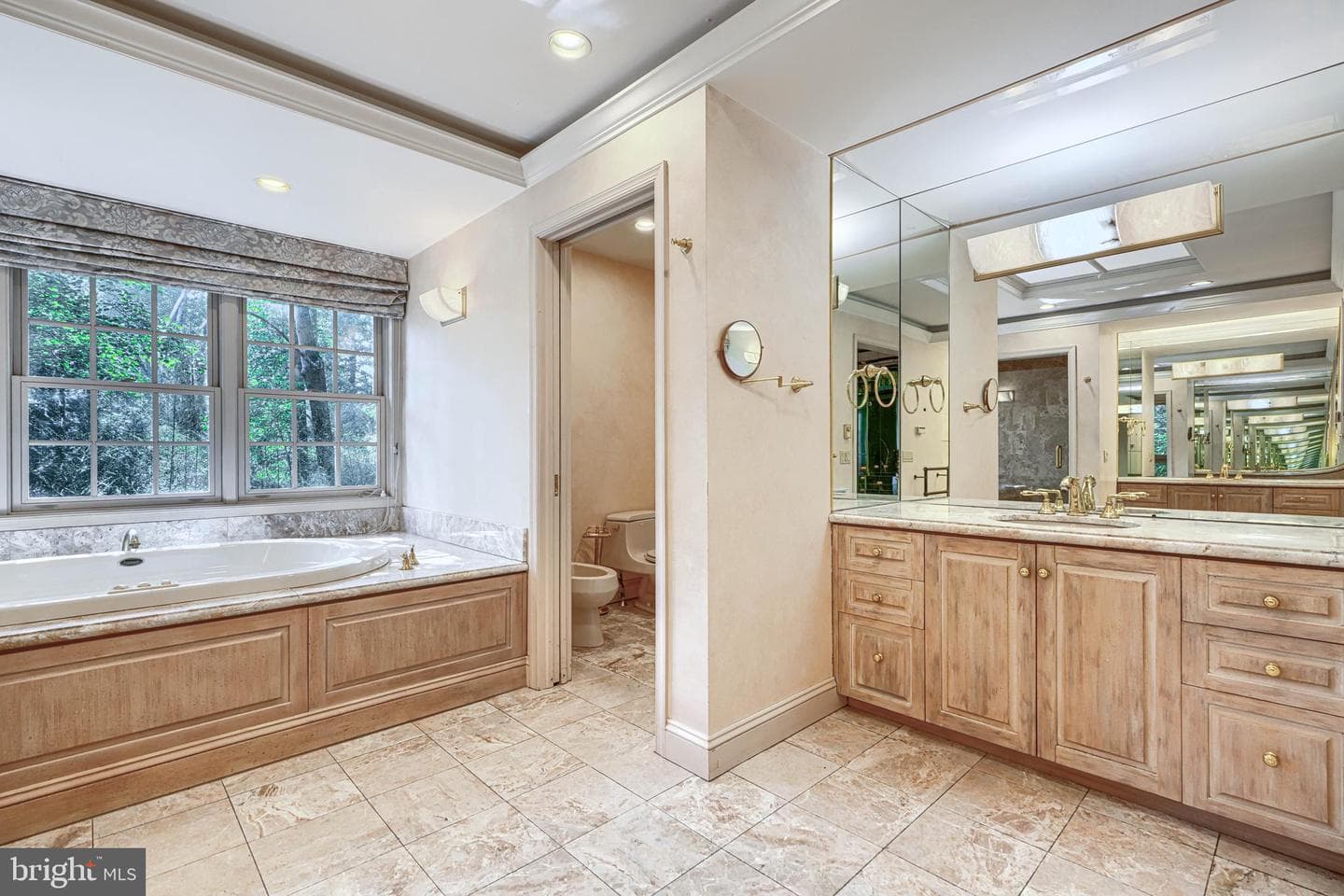 2 Kenmont Court photo 8