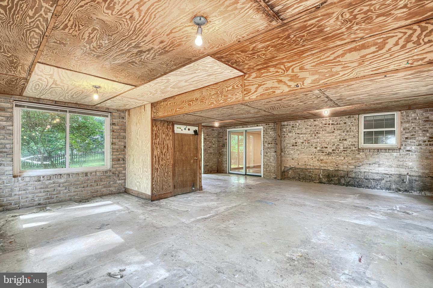 2 Kenmont Court photo 86