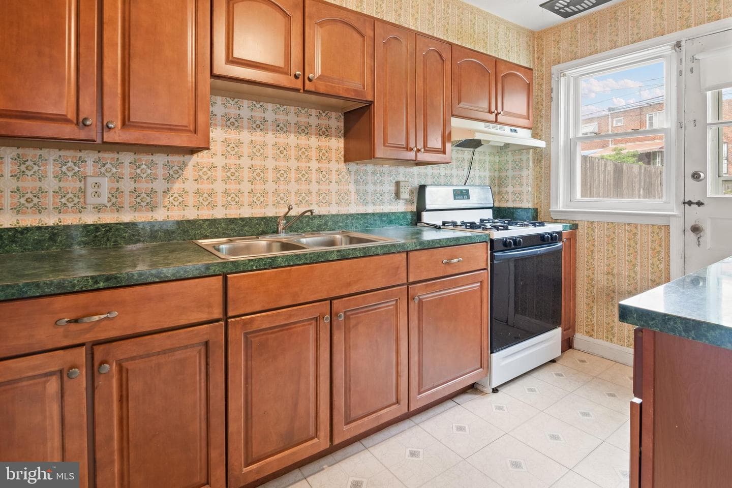 1252 Halstead Road photo 8
