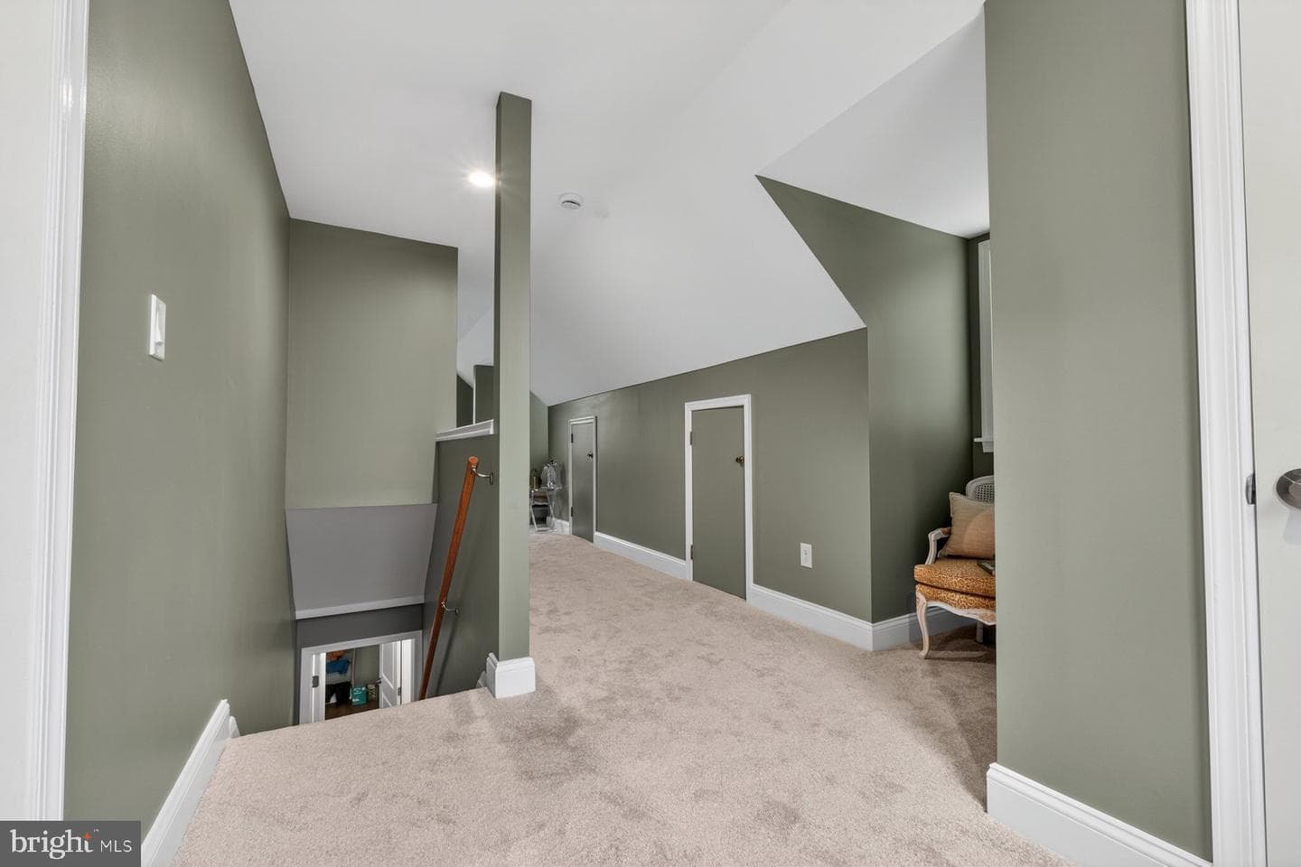 409 Oak Court photo 12