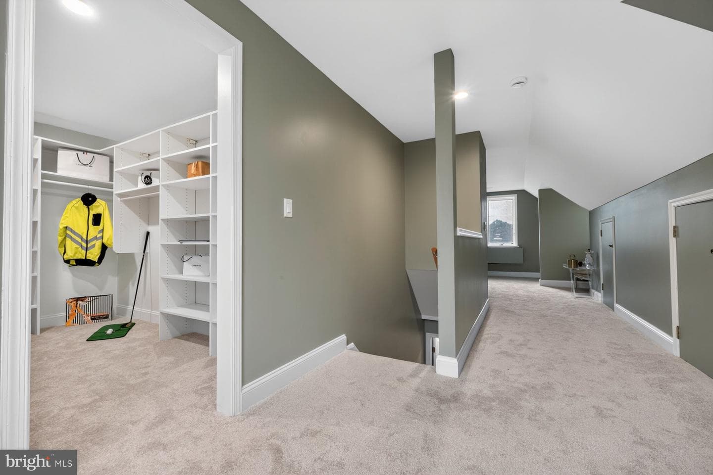 409 Oak Court photo 13
