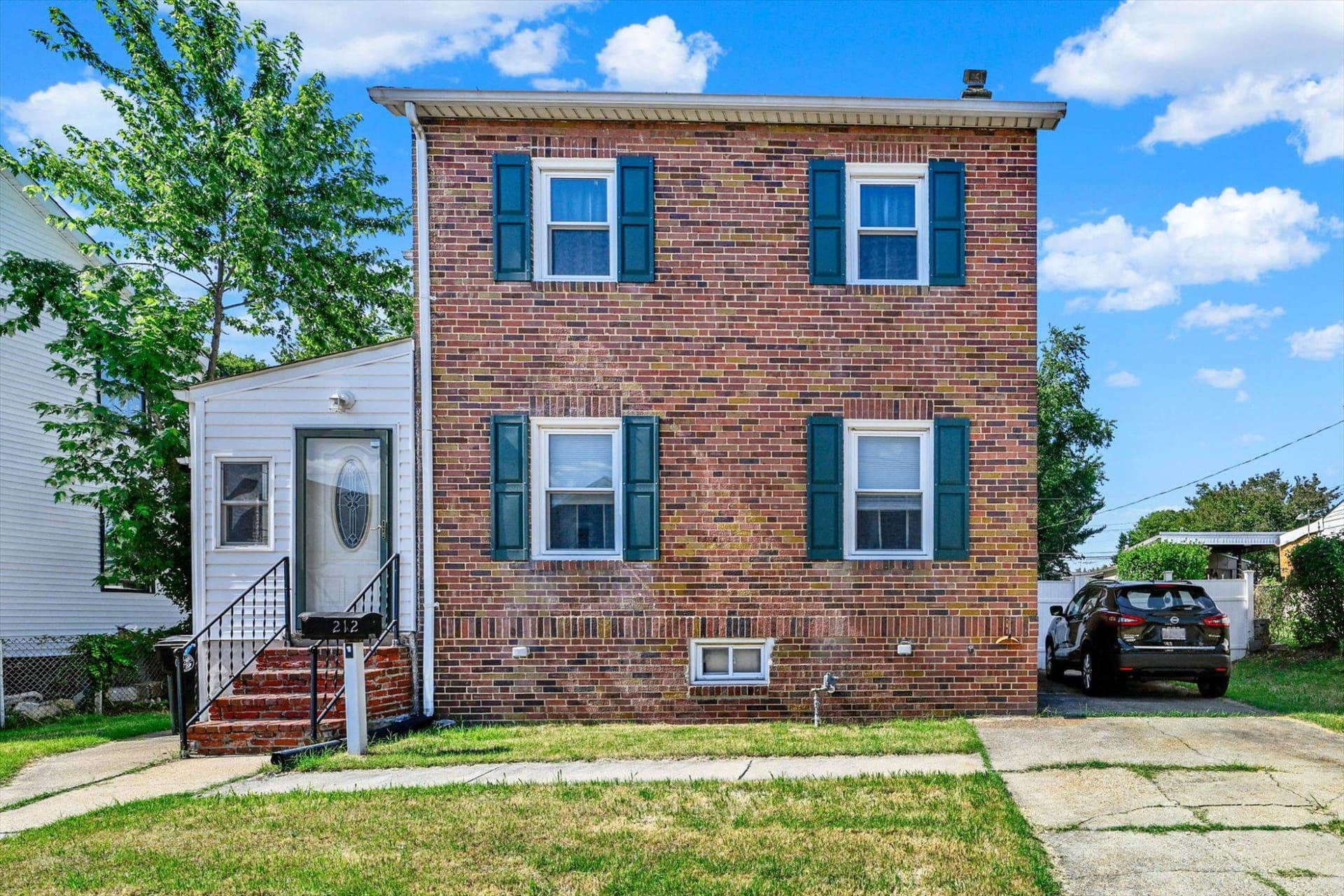 212 Maple Avenue