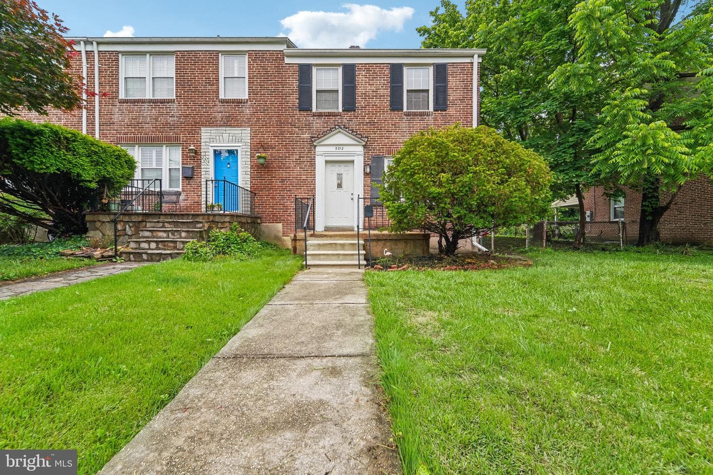 5512 Medwick Garth N photo 1