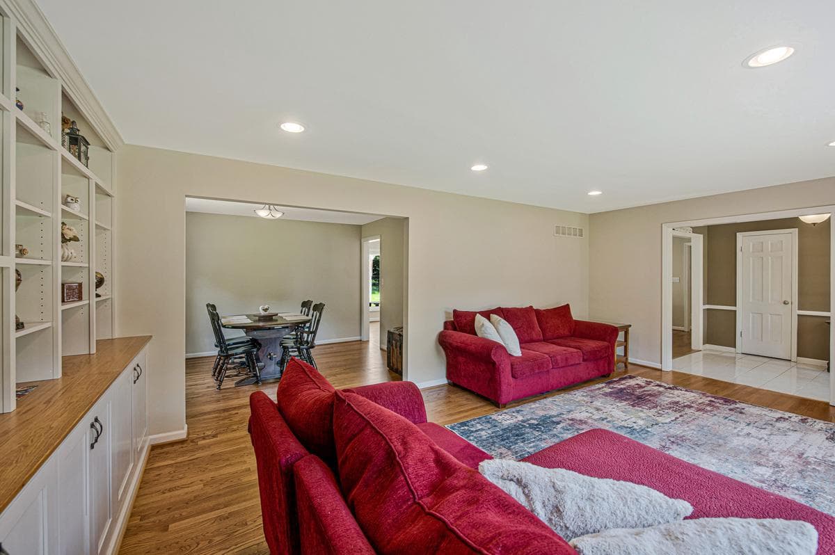 1008 Timber Trail Road photo 5
