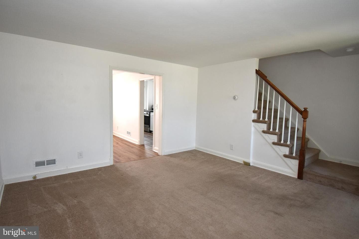 7509 Holabird Ave photo 10