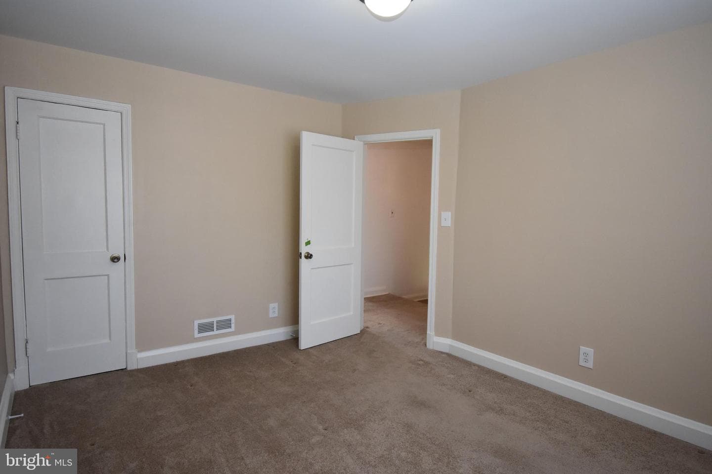 7509 Holabird Ave photo 28