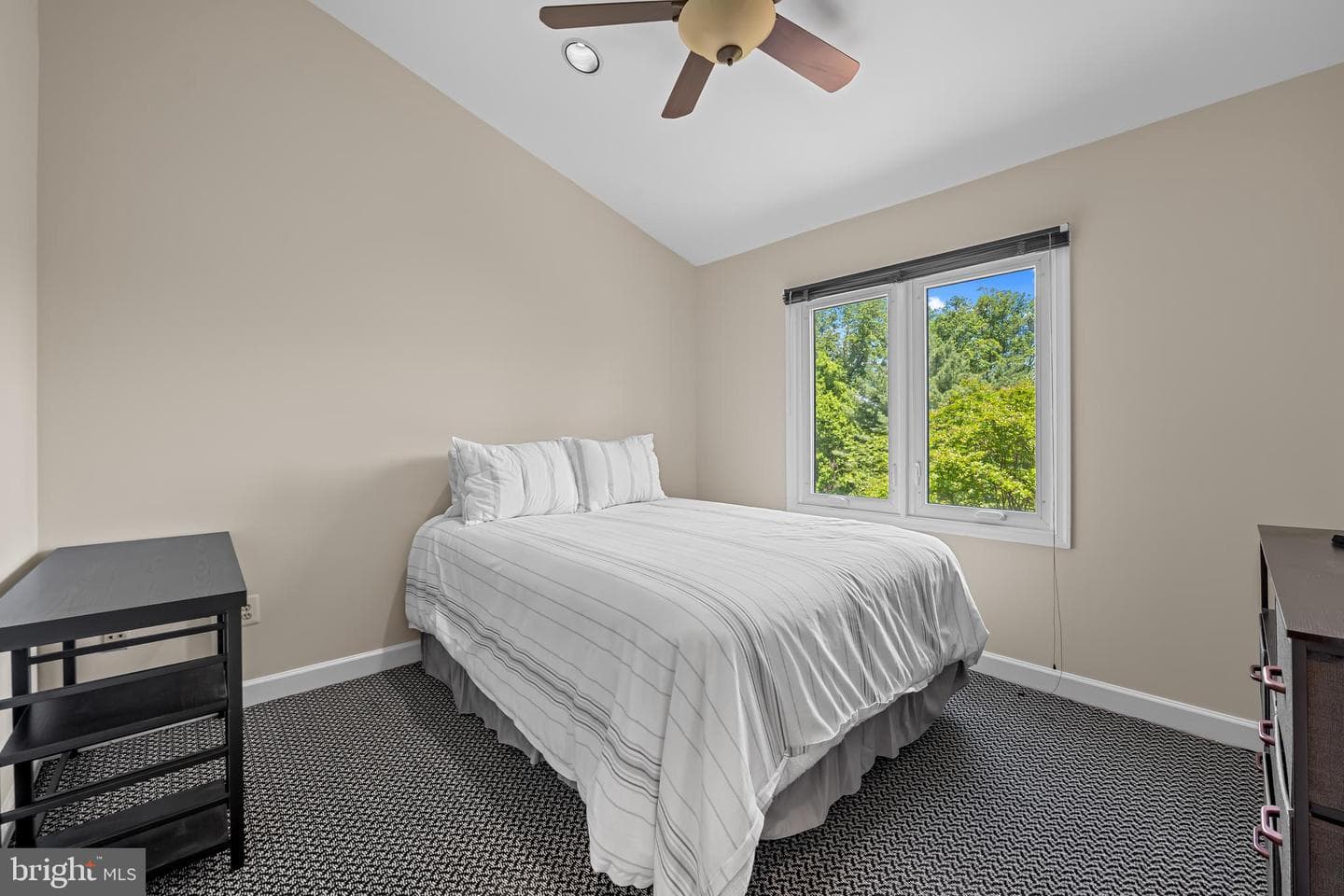9 Hurdleford Court photo 32