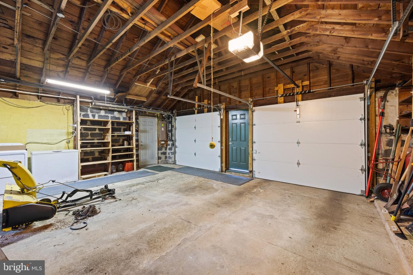 29 Maple Avenue photo 28