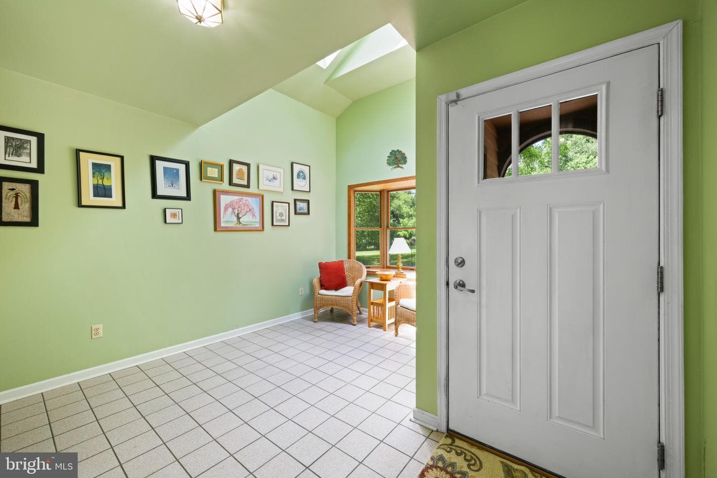 29 Maple Avenue photo 3
