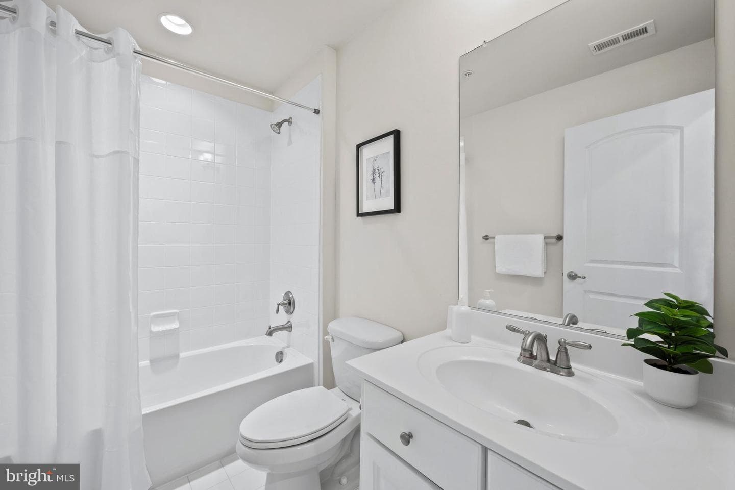 8607 Springvale Drive photo 6