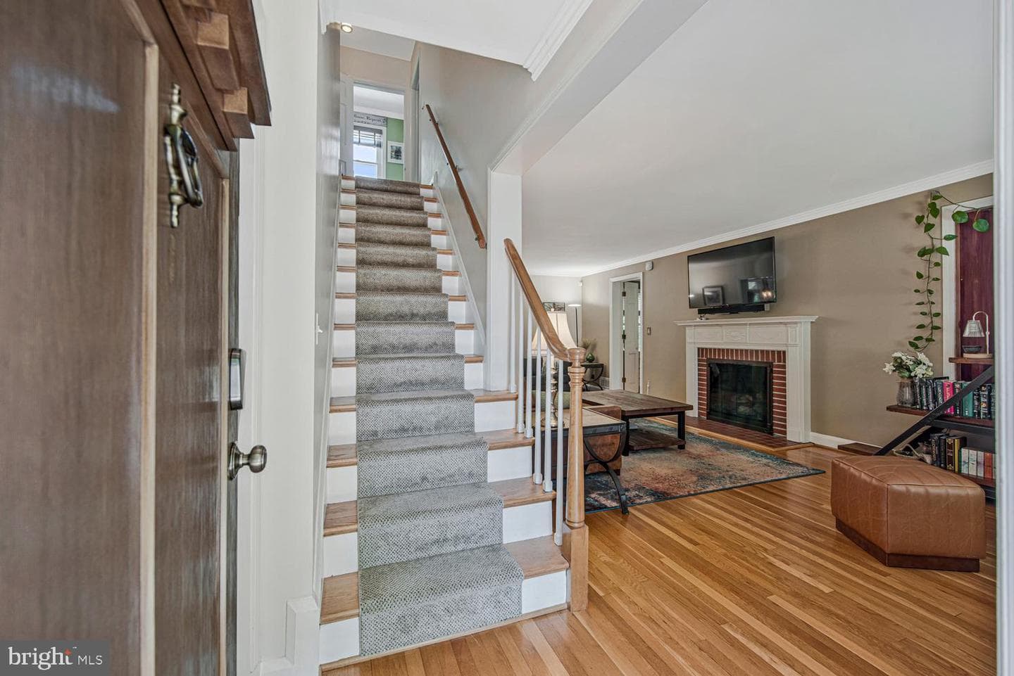 902 Locustvale Road photo 3