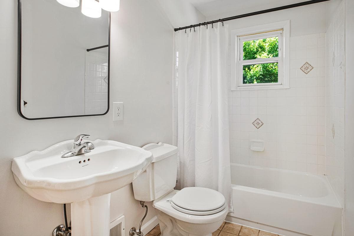 1016 Winsford Road photo 28