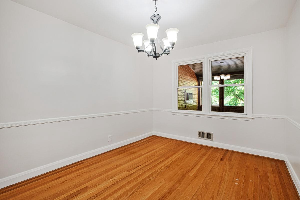 1016 Winsford Road photo 8